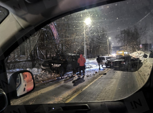 В Авдотьино произошла авария с пятью машинами